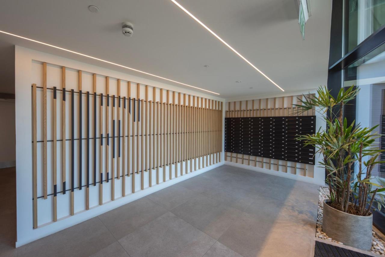 Brand New Luxury 1 Bed 2 Bath Apartment - Spa & Pool 直布罗陀 外观 照片